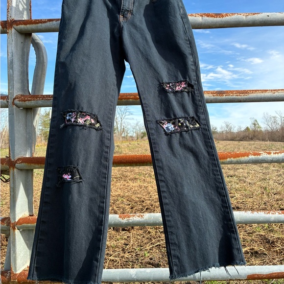 Calvin Klein Jeans Denim - Calvin Klein Jeans Black Floral Distressed, Size 6